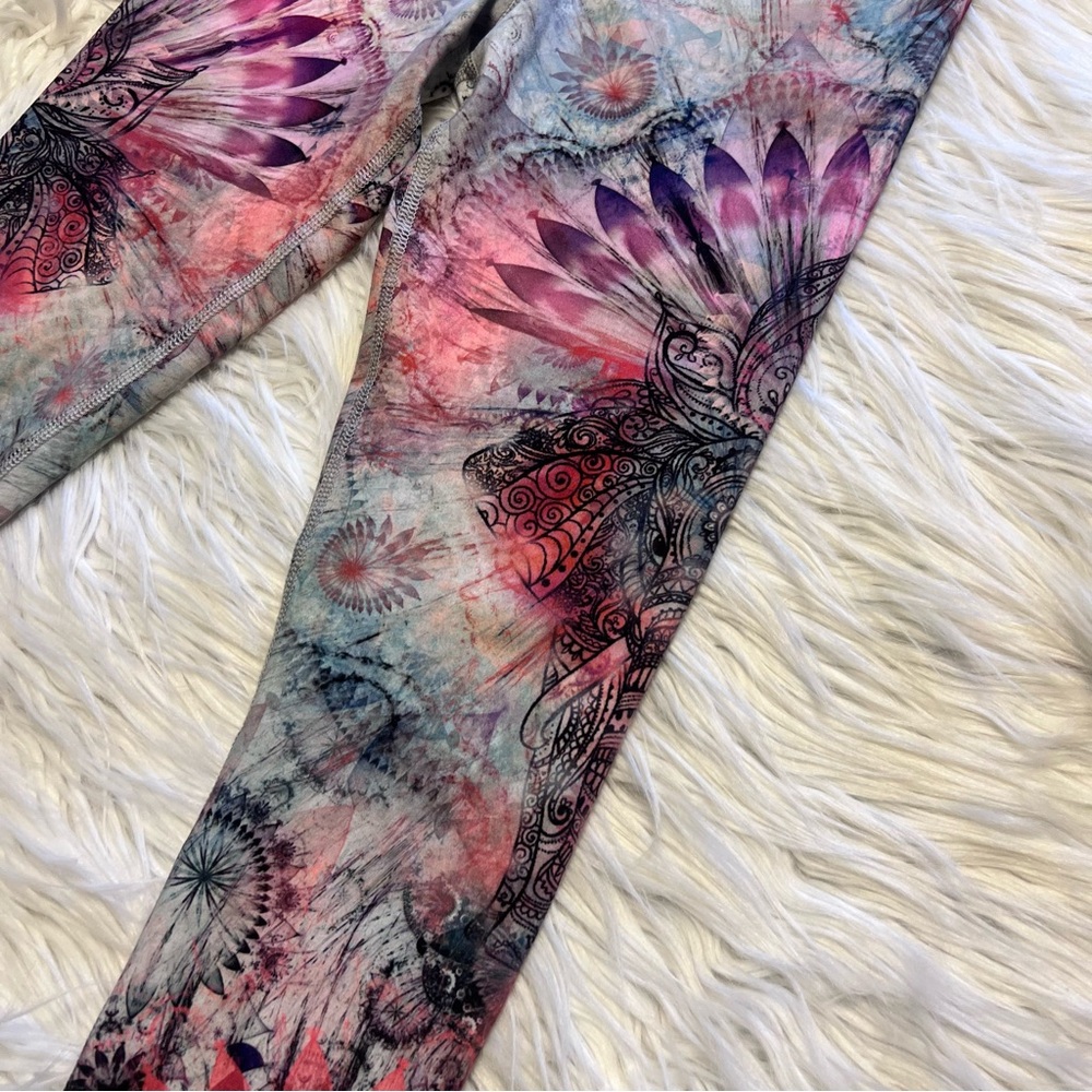 Evolution and Creation eye catching geometric Abstract Leggings - Picture 3 of 5